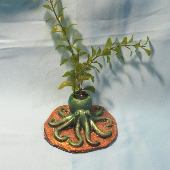 Aquarium Decoration - Green Octopus with Artificial Plant - Picture 3 of 9